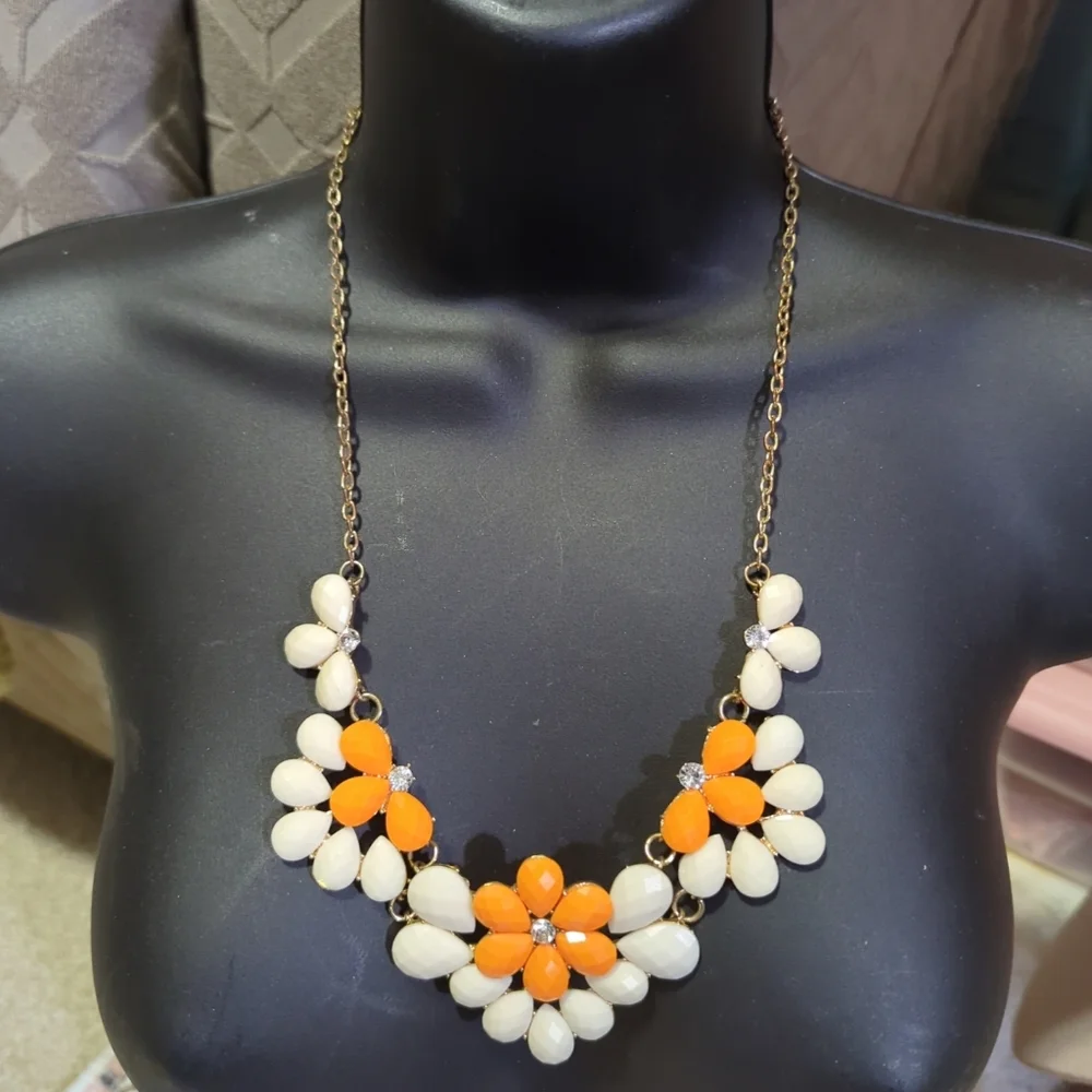 Elegant🧡Orange & Cream with Rhinestones Scoop Bib Necklace Vintage 70s